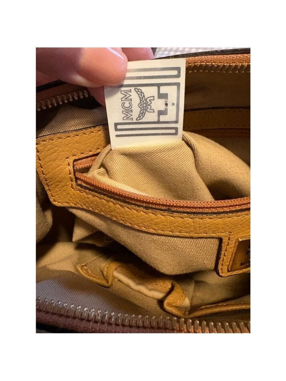 MCM Aren Hobo in Visetos Coated Canvas - Cognac - Picture 11 of 12